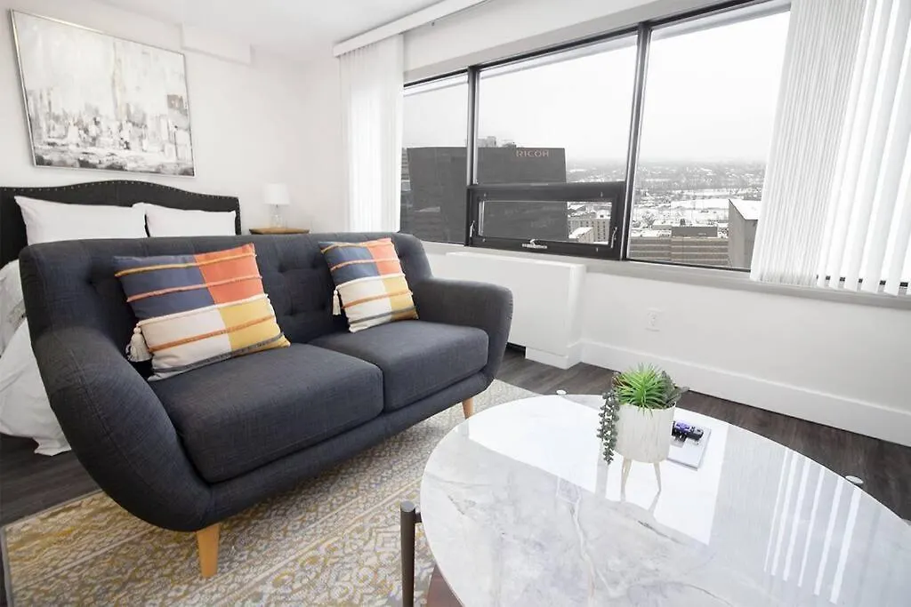 Beautiful Downtown Studio Apartment With Parking Winnipeg Canadá